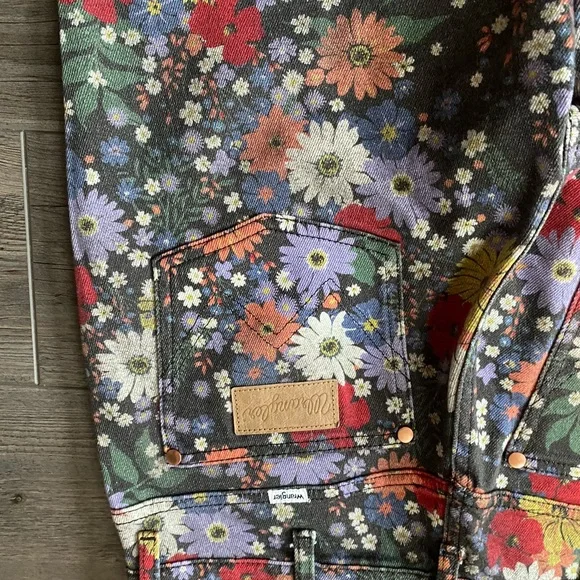 Floral Wrangler Jeans - Picture 8 of 8